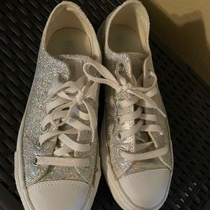 Silver sparkle Converse. Mens 5 Womens 7